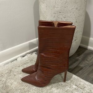SHULTZ Wide Cognac Crocodile Boots 8.5